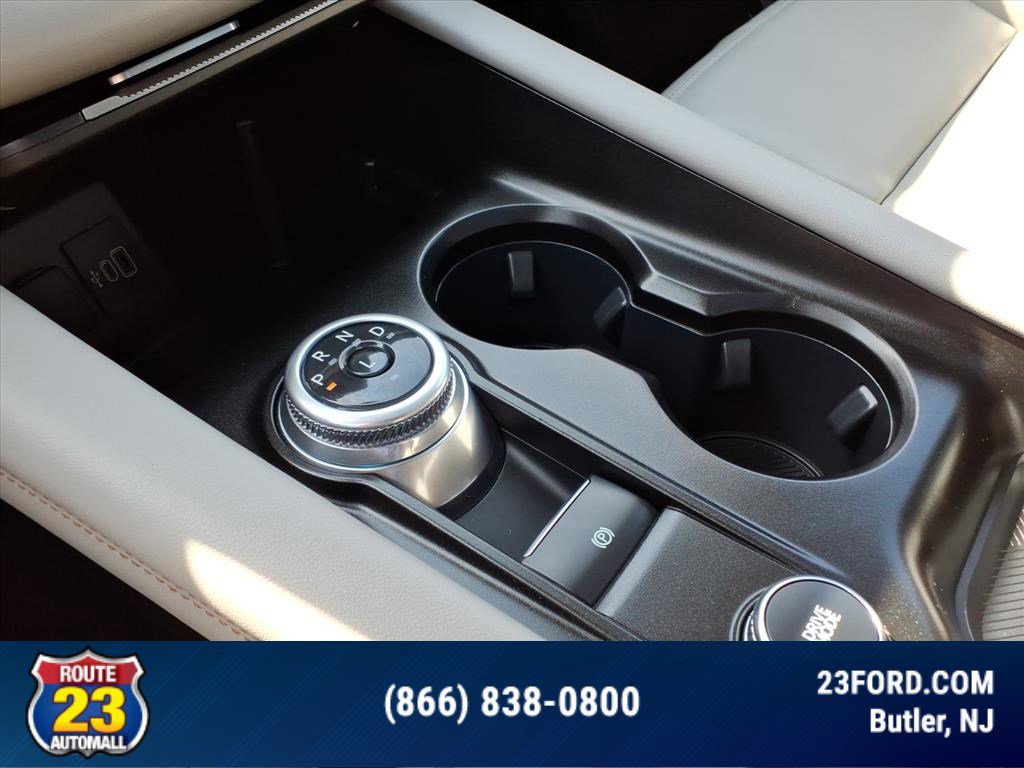 Certified 2025 Ford Explorer Active w/ Active Comfort Package AWD/4WD image 19