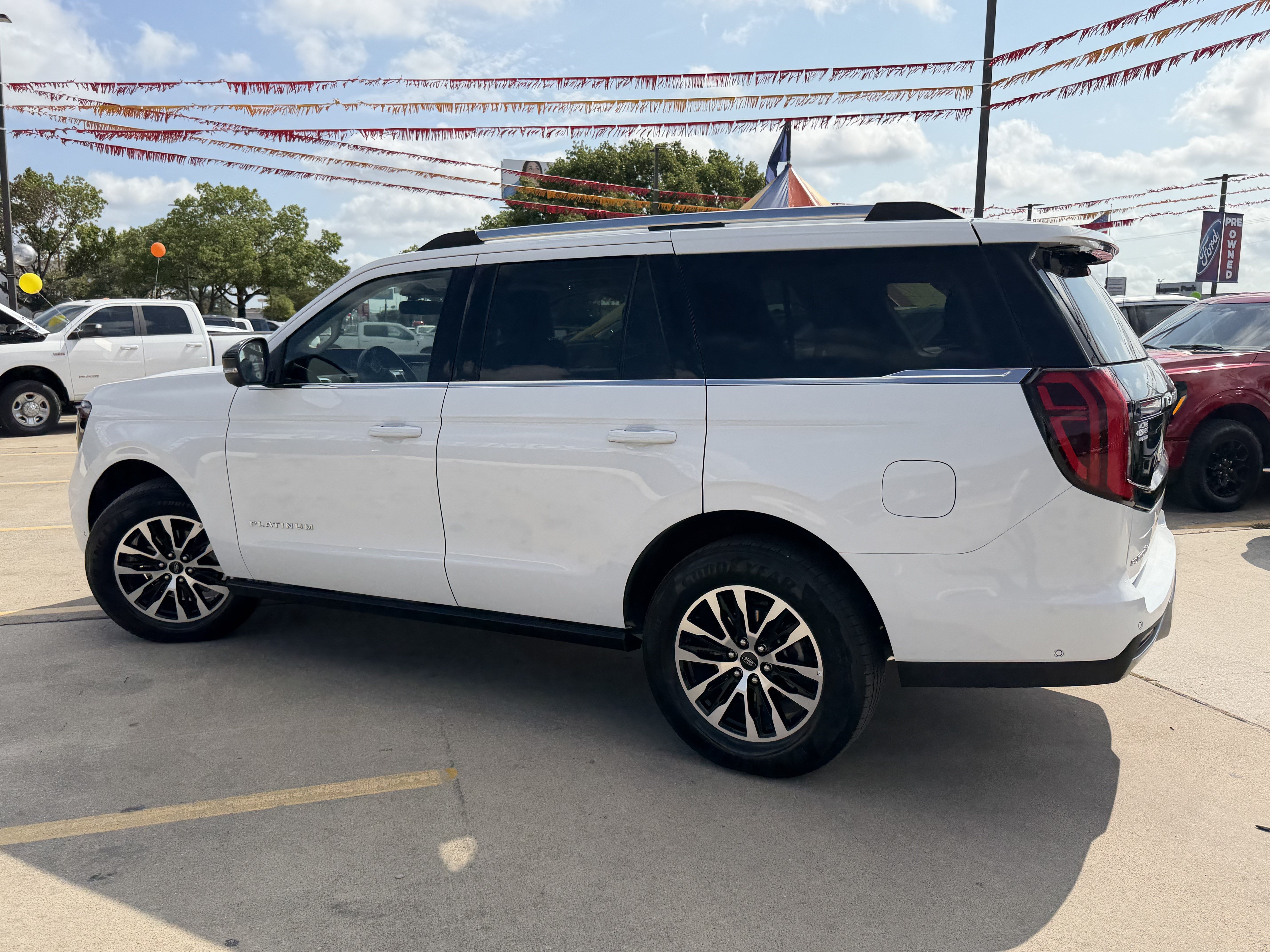 Certified 2025 Ford Expedition Platinum AWD/4WD image 8