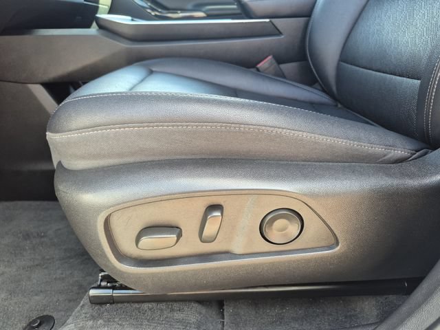 Used 2025 Chevrolet Equinox LT w/ Convenience Package II FWD image 23