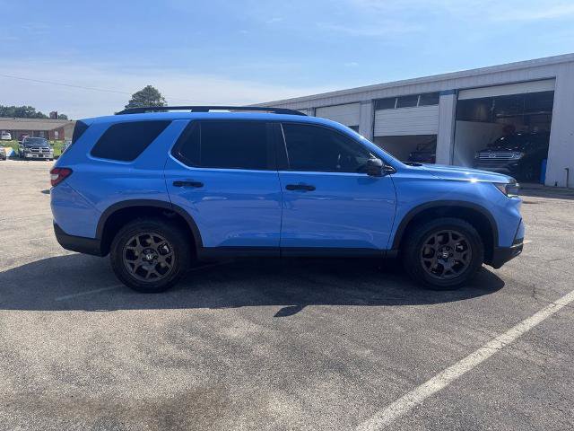 Used 2025 Honda Pilot TrailSport image 10