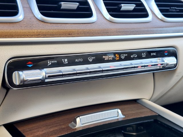 Used 2021 Mercedes-Benz GLS 450 4MATIC image 24