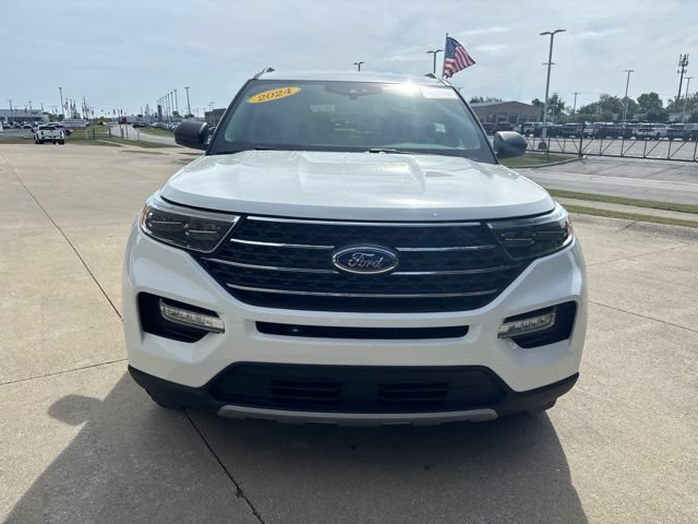 Certified 2024 Ford Explorer XLT w/ Equipment Group 202A AWD/4WD image 4