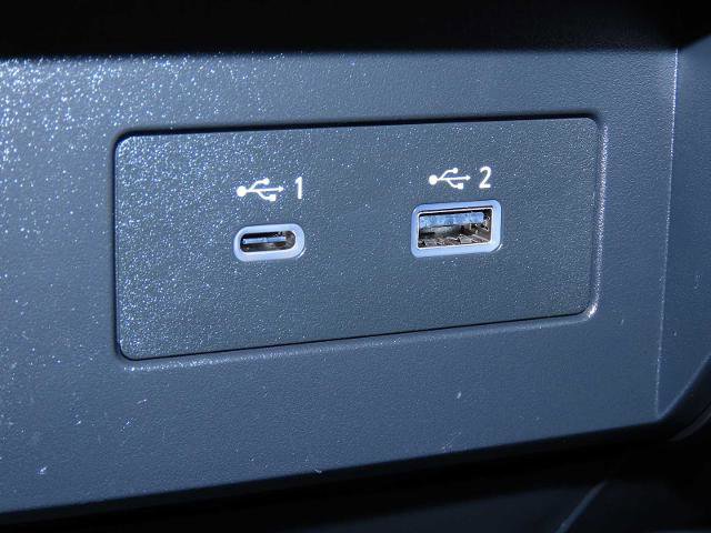 Used 2024 Nissan Titan PRO-4X w/ Pro-4x Convenience Package image 32