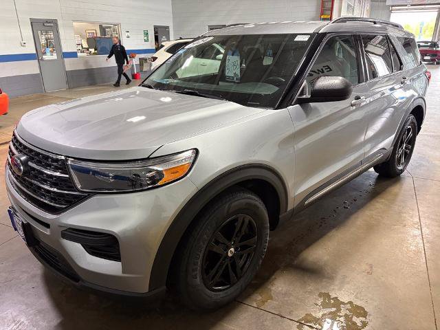 Certified 2024 Ford Explorer XLT w/ Class IV Trailer Tow Package AWD/4WD image 4