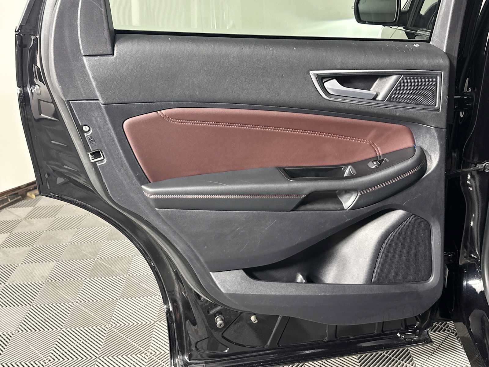 Certified 2020 Ford Edge Titanium w/ Equipment Group 301A FWD image 23