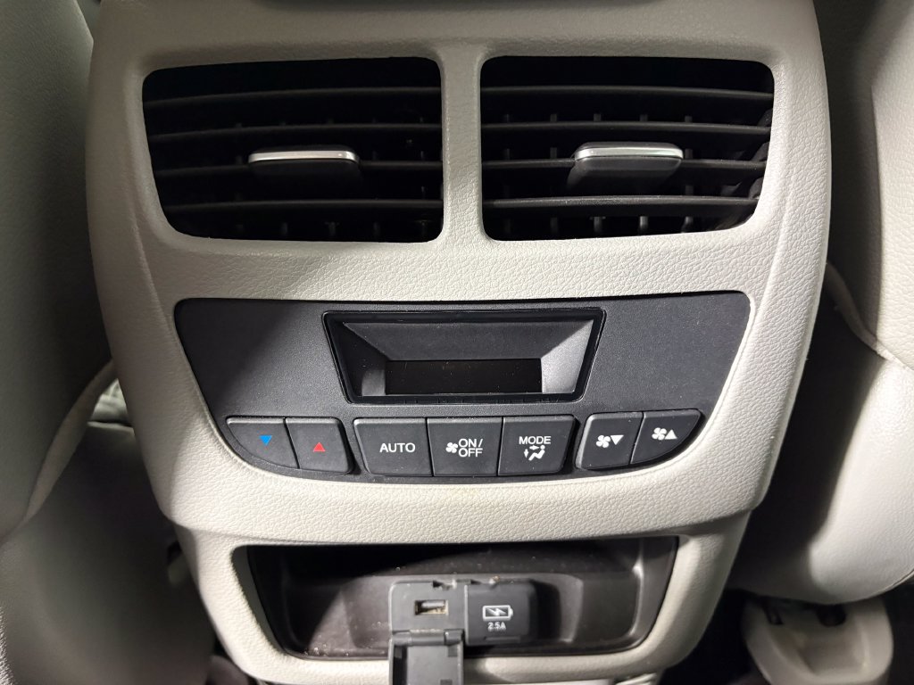 Used 2017 Acura MDX SH-AWD image 30