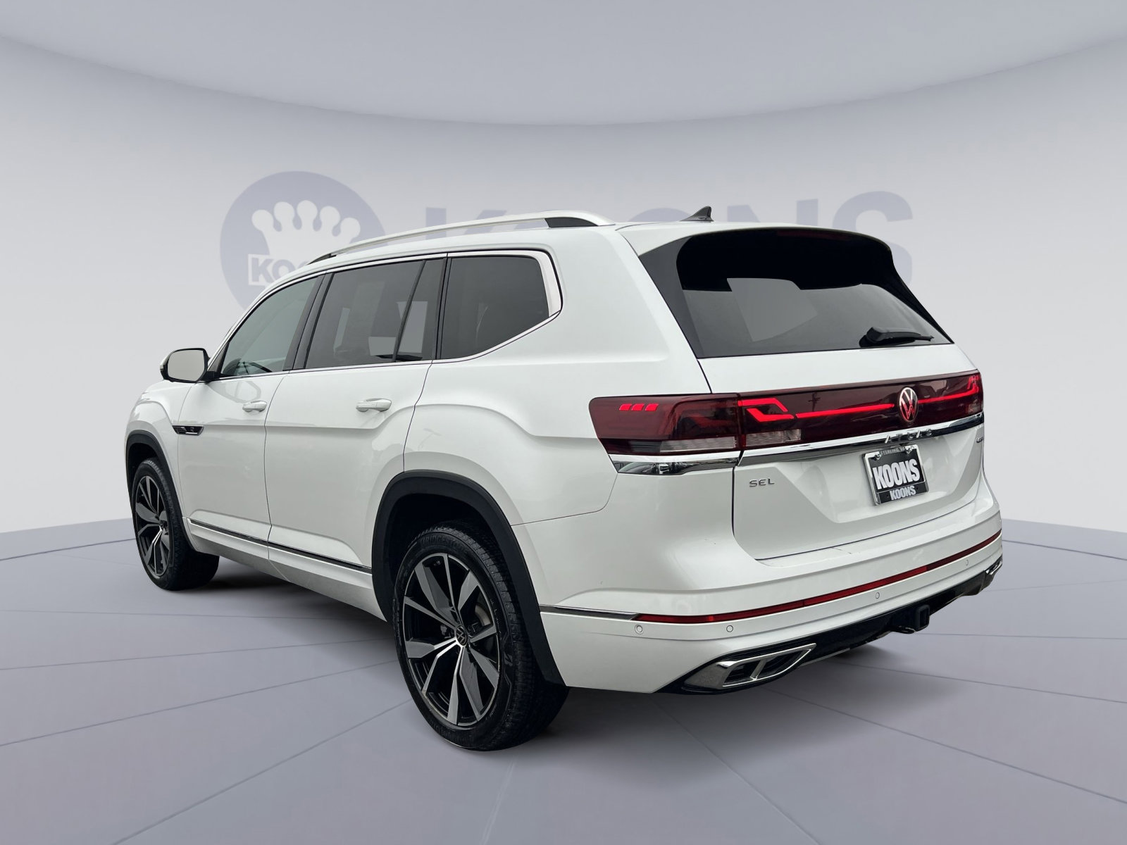 Used 2024 Volkswagen Atlas SEL Premium R-Line AWD/4WD image 8
