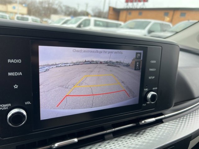 Used 2022 Kia Carnival LX image 15