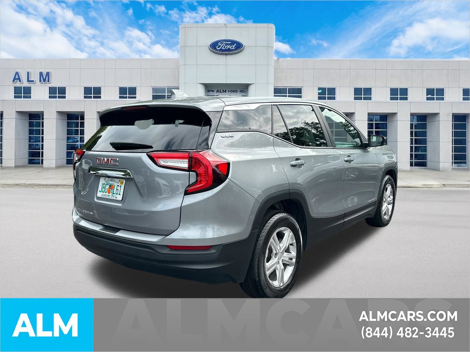 Used 2024 GMC Terrain SLE FWD image 5