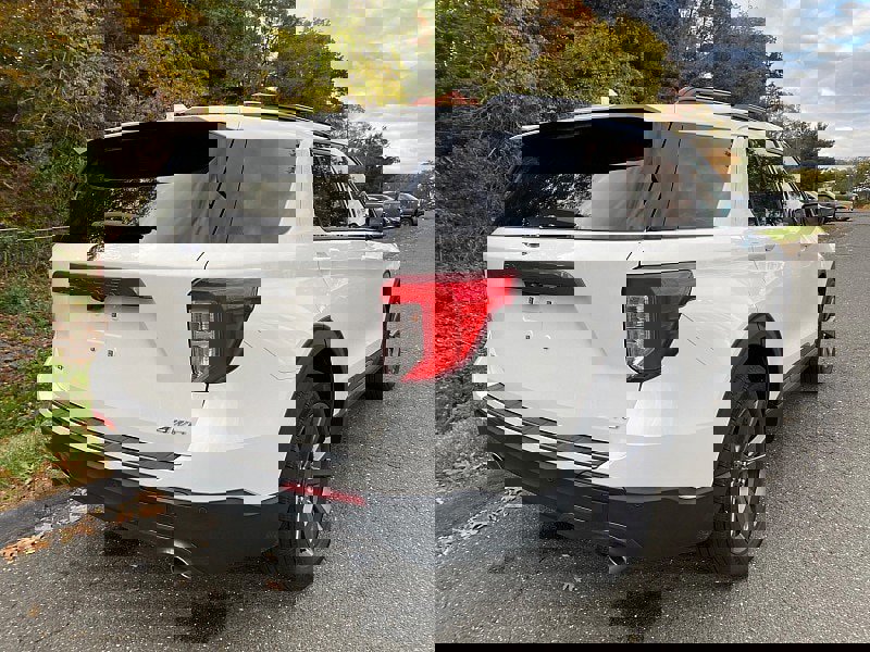 Certified 2022 Ford Explorer XLT w/ Equipment Group 202A image 5