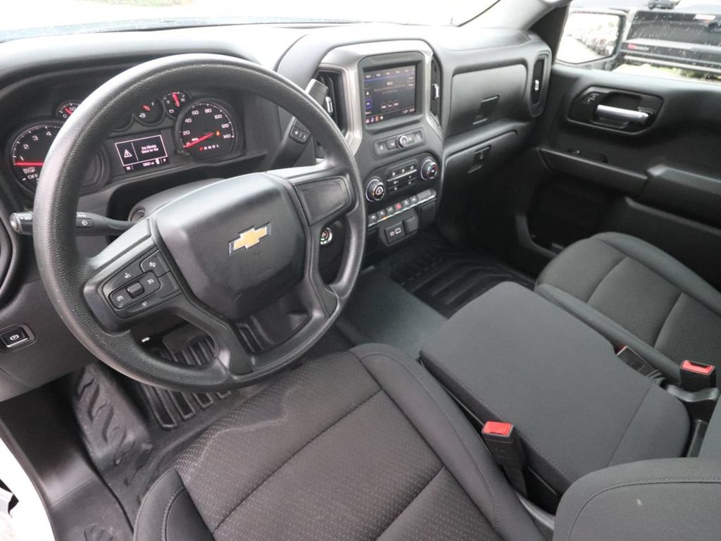 Used 2025 Chevrolet Silverado 1500 W/T RWD image 6
