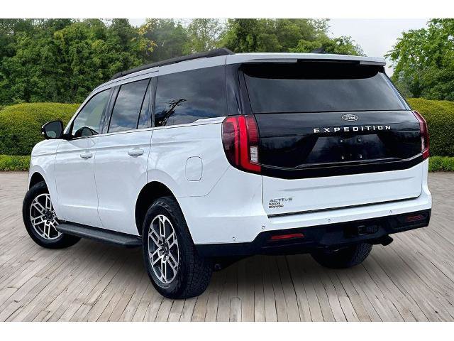 Certified 2025 Ford Expedition Active image 4
