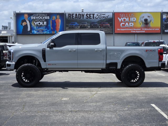 Certified 2025 Ford F250 Platinum AWD/4WD image 4