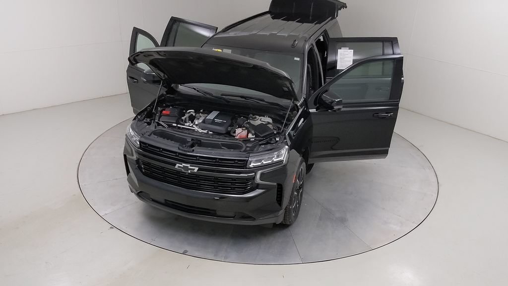 Used 2024 Chevrolet Suburban RST w/ Luxury Package AWD/4WD image 46