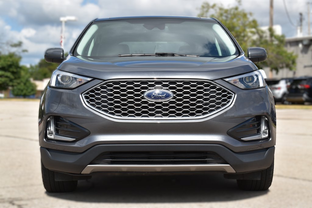 Certified 2023 Ford Edge SEL w/ Convenience Package AWD/4WD image 2