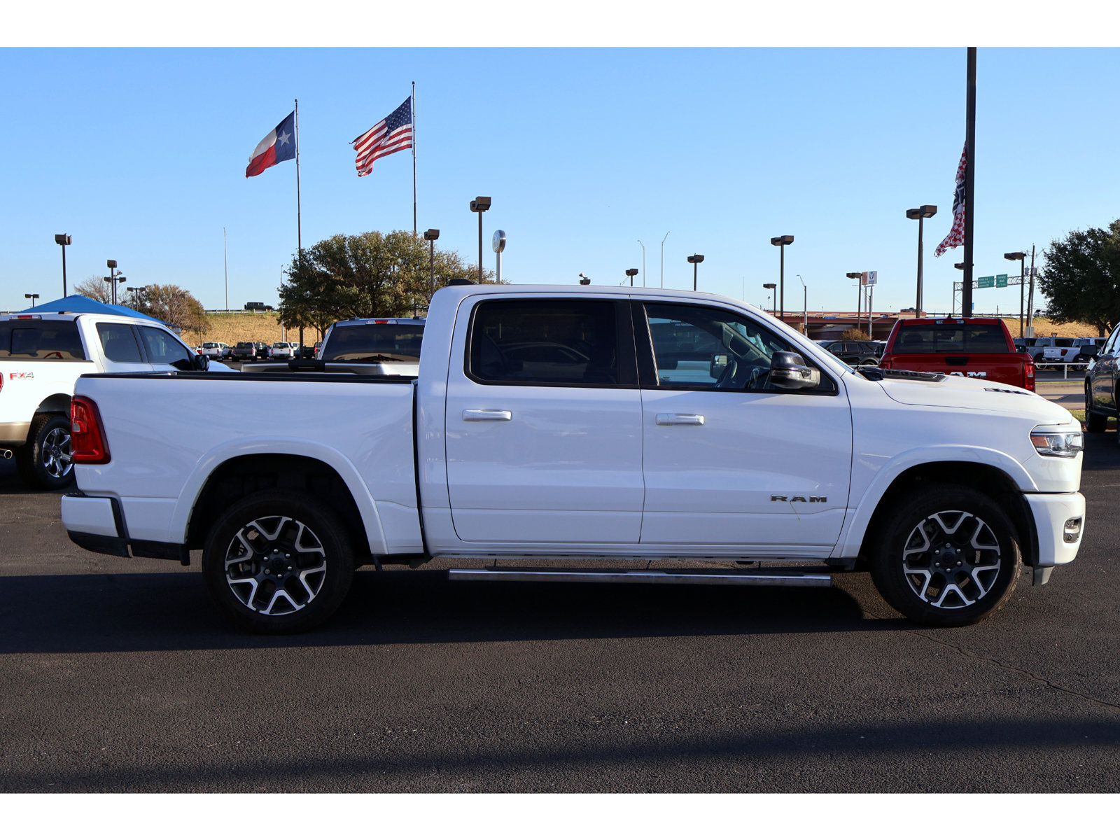 Used 2025 RAM 1500 Laramie w/ Sport Appearance Package AWD/4WD image 13