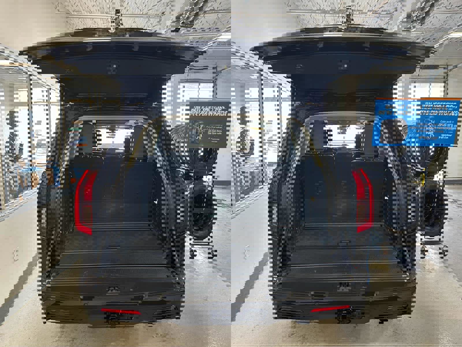 Certified 2025 Ford Expedition Active image 9