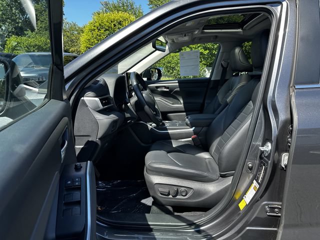 Used 2023 Toyota Highlander XLE AWD/4WD image 19