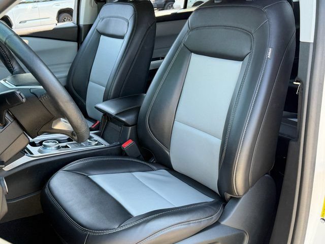 Certified 2023 Ford Explorer XLT w/ Equipment Group 202A AWD/4WD image 9