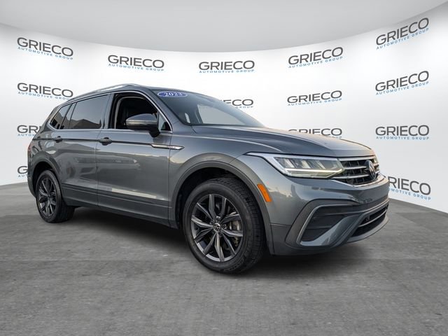 Used 2023 Volkswagen Tiguan SE image 3