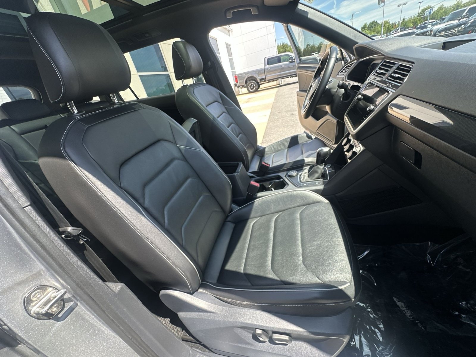 Used 2021 Volkswagen Tiguan SEL Premium R-Line AWD/4WD image 34