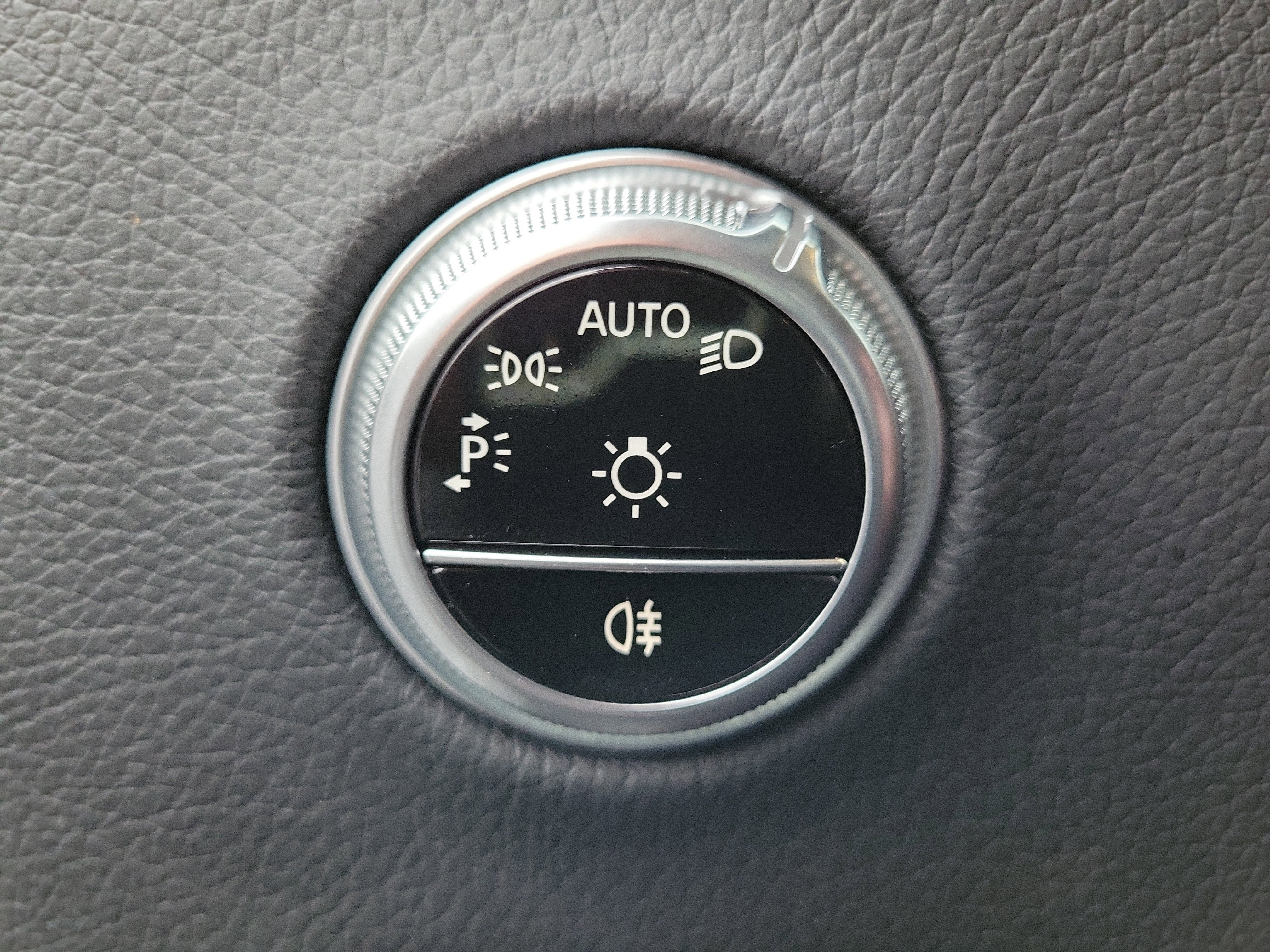 Used 2023 Mercedes-Benz GLC 300 4MATIC image 22