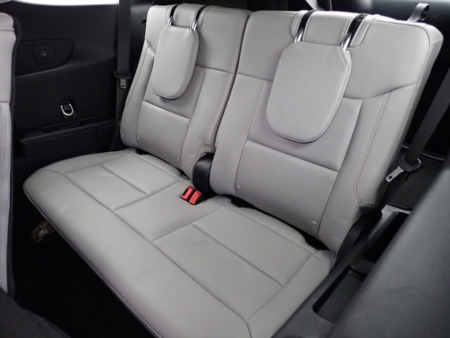 Certified 2025 Ford Explorer Active w/ Active Comfort Package image 19