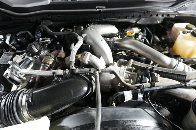 Certified 2022 Ford F450 Platinum w/ FX4 Off-Road Package image 32