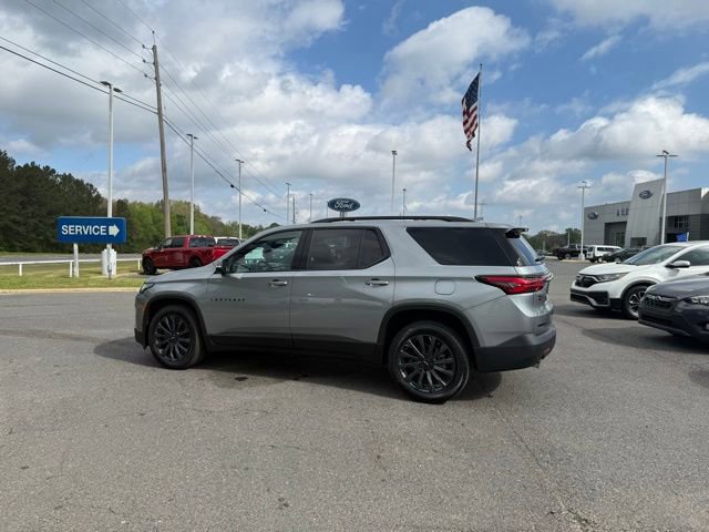 Used 2023 Chevrolet Traverse RS image 2