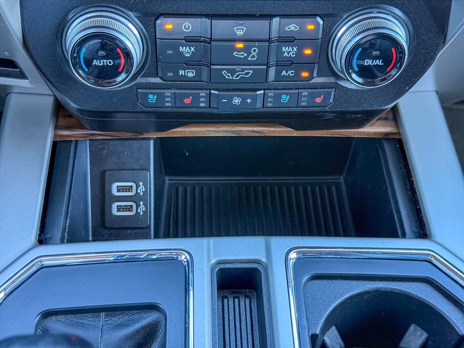 Certified 2020 Ford F150 Lariat w/ Equipment Group 502A Luxury AWD/4WD image 28