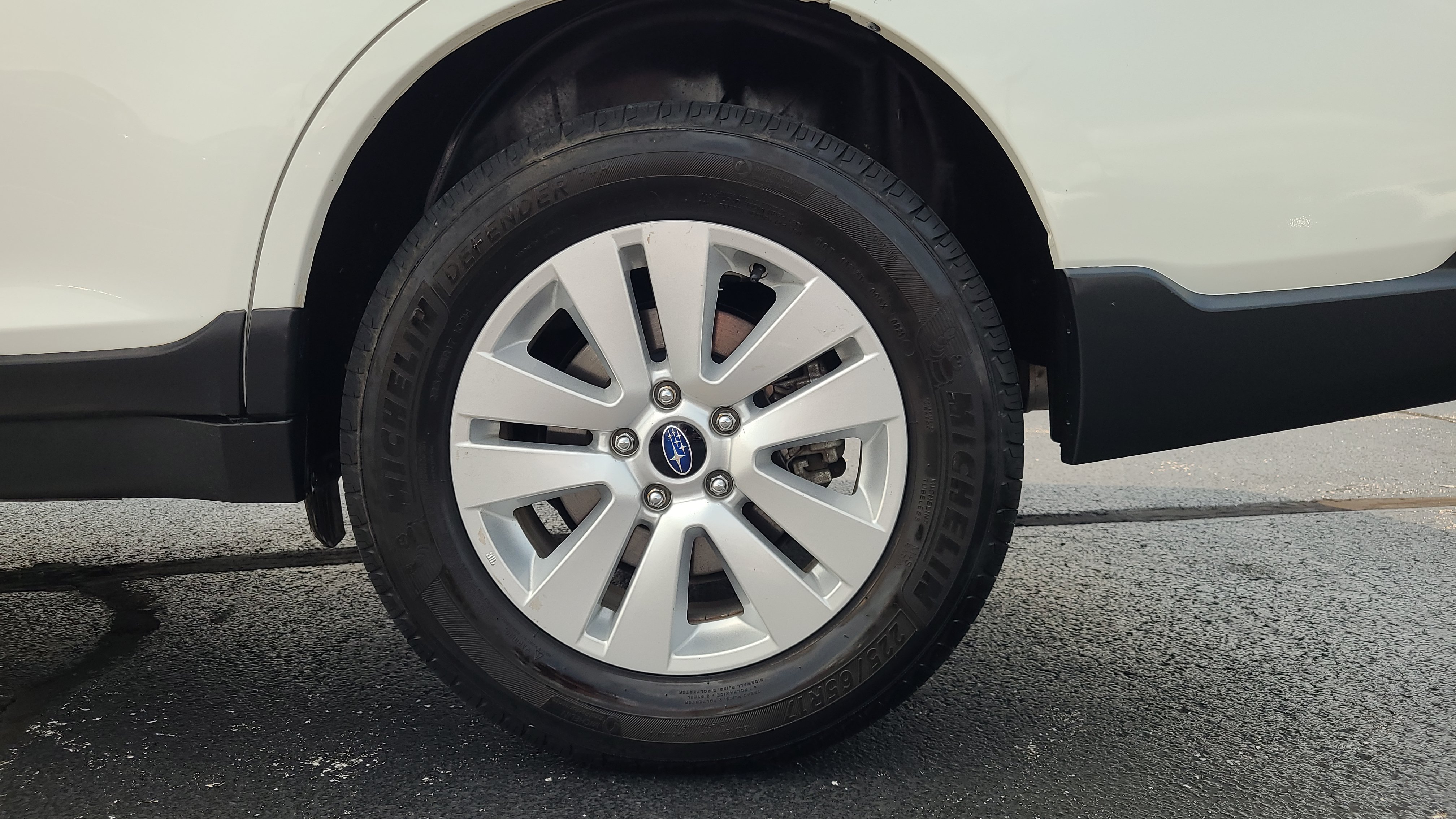 Used 2018 Subaru Outback 2.5i Premium AWD/4WD image 11