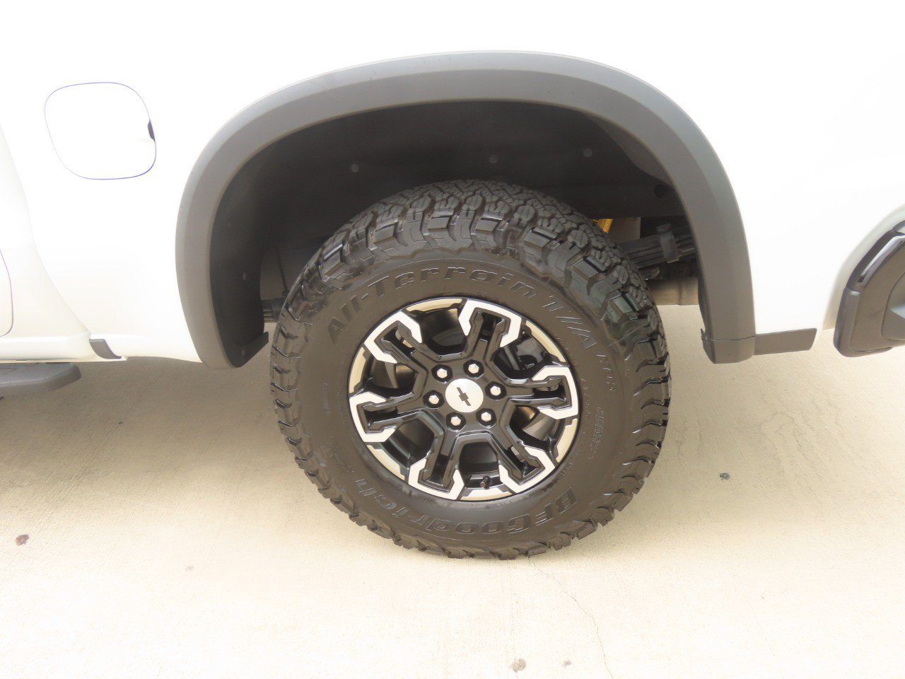 Used 2024 Chevrolet Silverado 1500 ZR2 w/ Technology Package AWD/4WD image 17