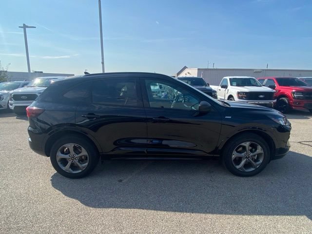 Certified 2024 Ford Escape ST-Line w/ Tech Pack #1 AWD/4WD image 4