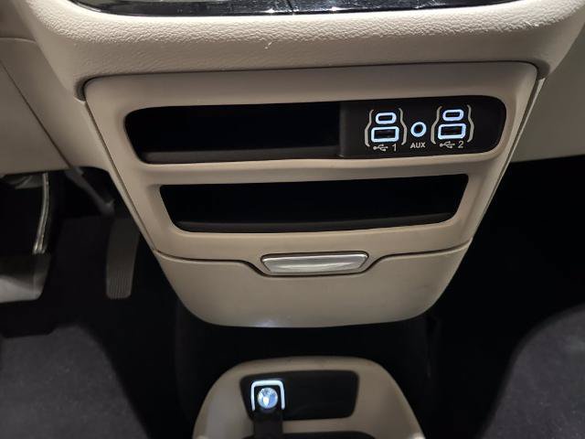Used 2023 Chrysler Voyager LX FWD image 29