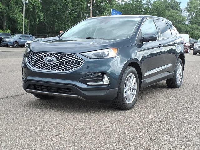 Certified 2024 Ford Edge SEL w/ Convenience Package AWD/4WD image 3
