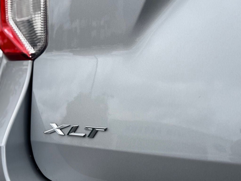 Certified 2023 Ford Explorer XLT w/ Equipment Group 202A RWD image 9
