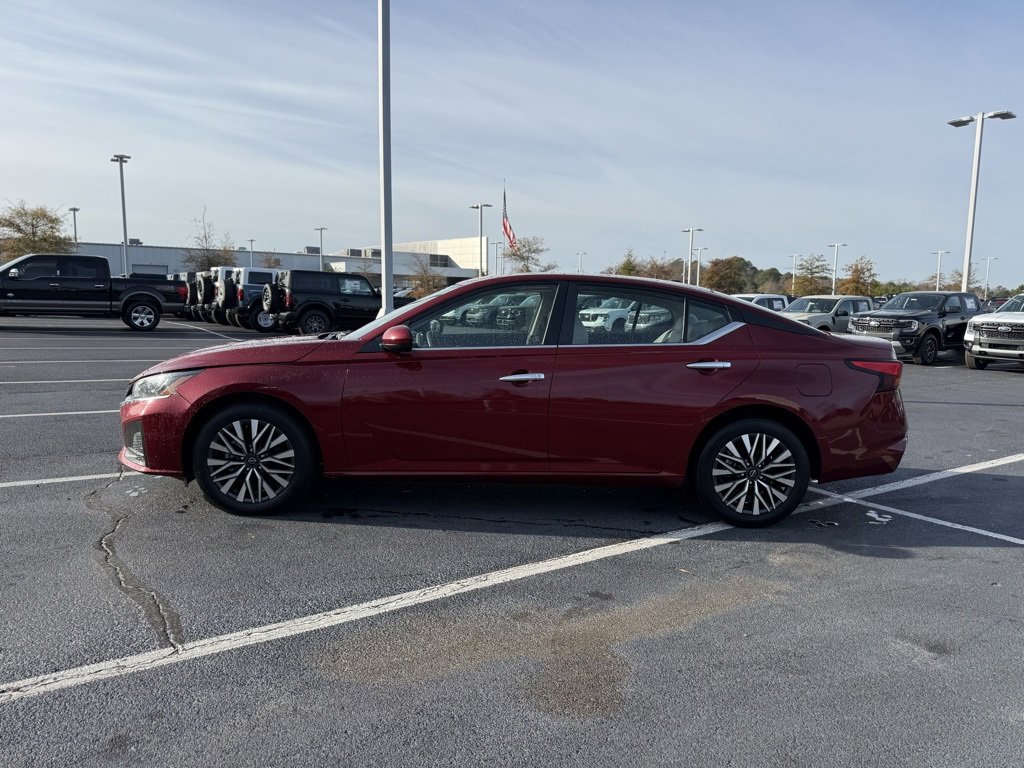 Used 2023 Nissan Altima 2.5 SV image 4