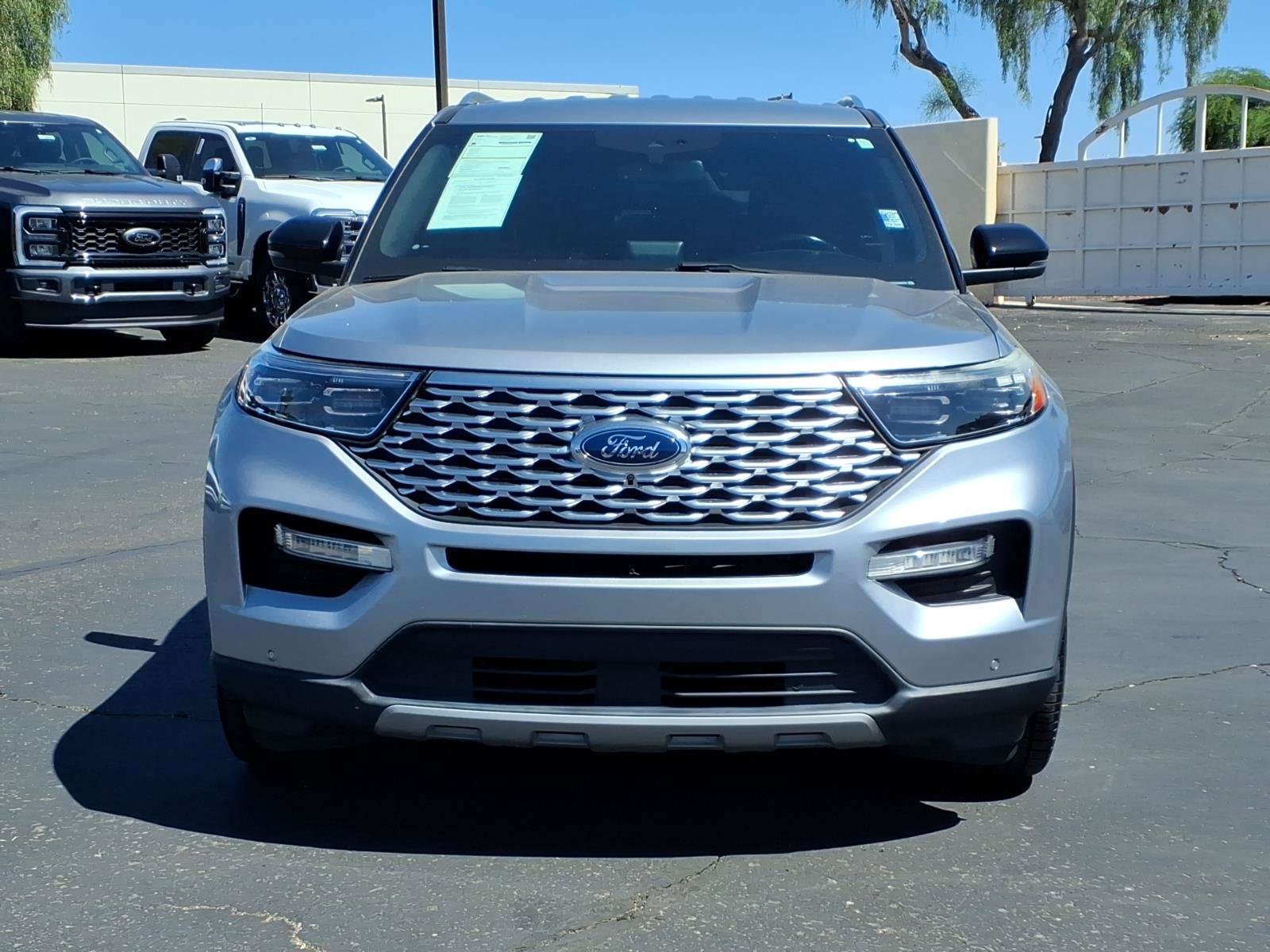 Certified 2022 Ford Explorer Platinum w/ Equipment Group 601A RWD image 2