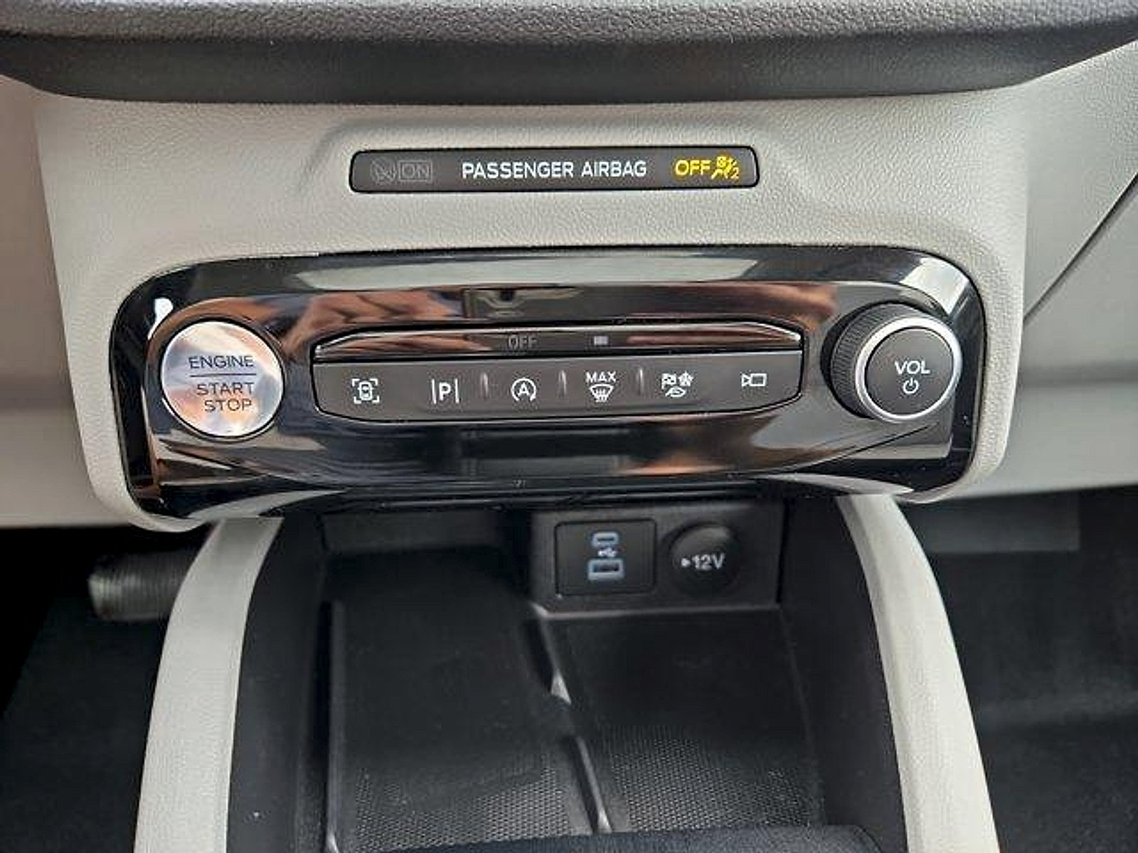 Certified 2023 Ford Escape Platinum AWD/4WD image 20