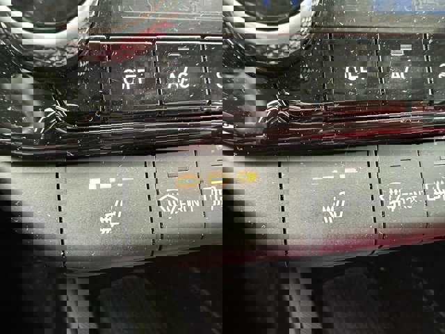 Used 2024 Hyundai Elantra SEL w/ Convenience Package image 29