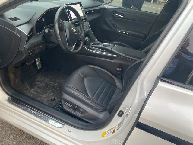 Used 2022 Toyota Avalon XSE image 12