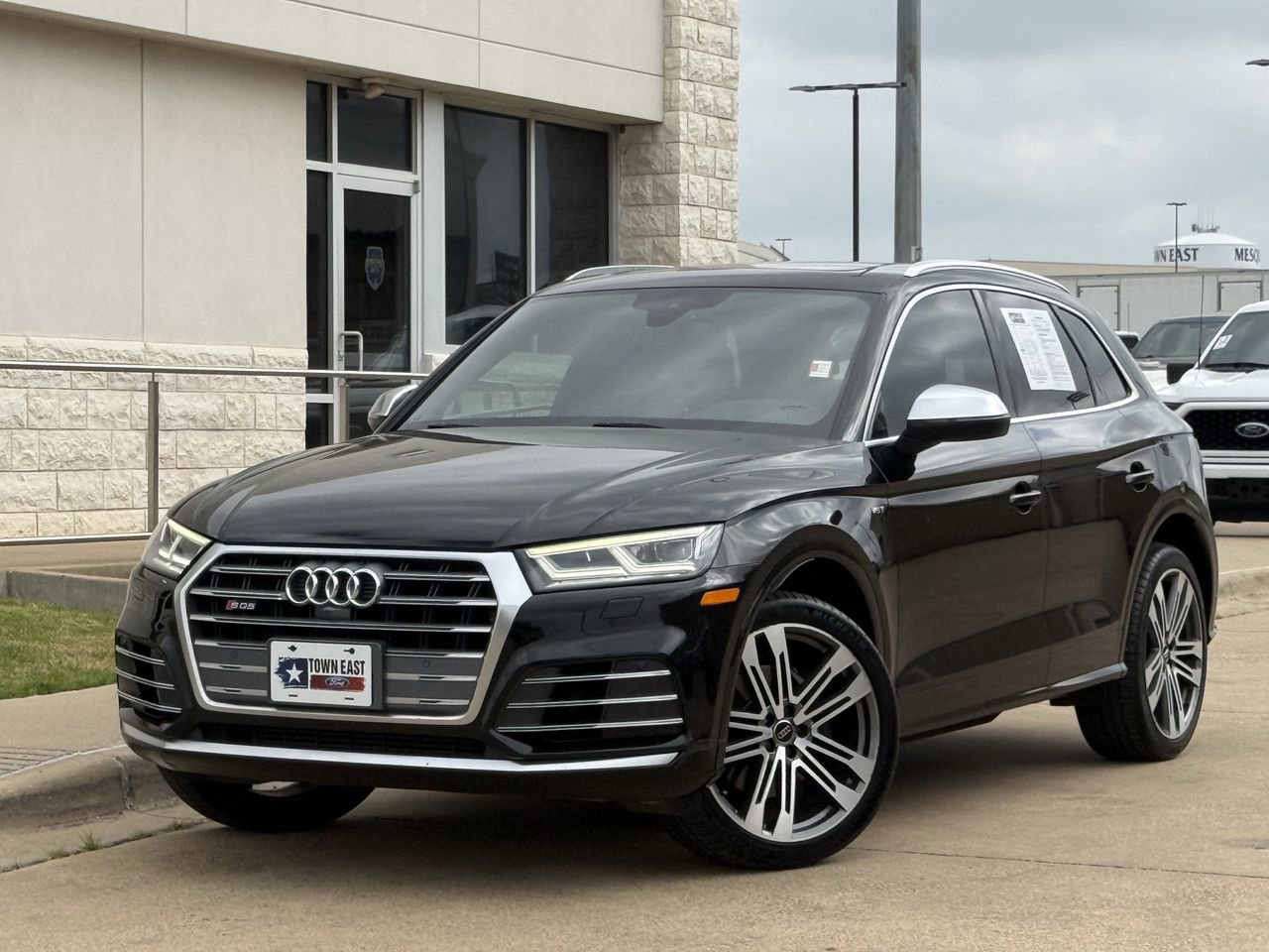 Used 2018 Audi SQ5 Prestige w/ Prestige Package image 2