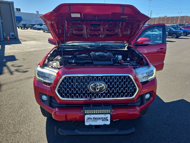 Used 2019 Toyota Tacoma TRD Sport w/ Technology Package AWD/4WD image 24