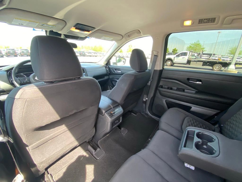 Used 2022 Nissan Pathfinder SV w/ SV Black Package image 22