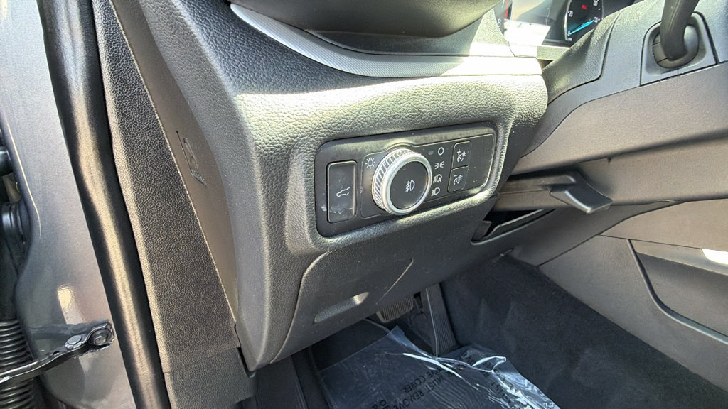 Certified 2021 Ford Explorer XLT w/ Equipment Group 202A RWD image 15