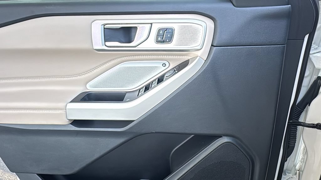 Certified 2023 Ford Explorer Limited w/ Limited Technology Package RWD image 18
