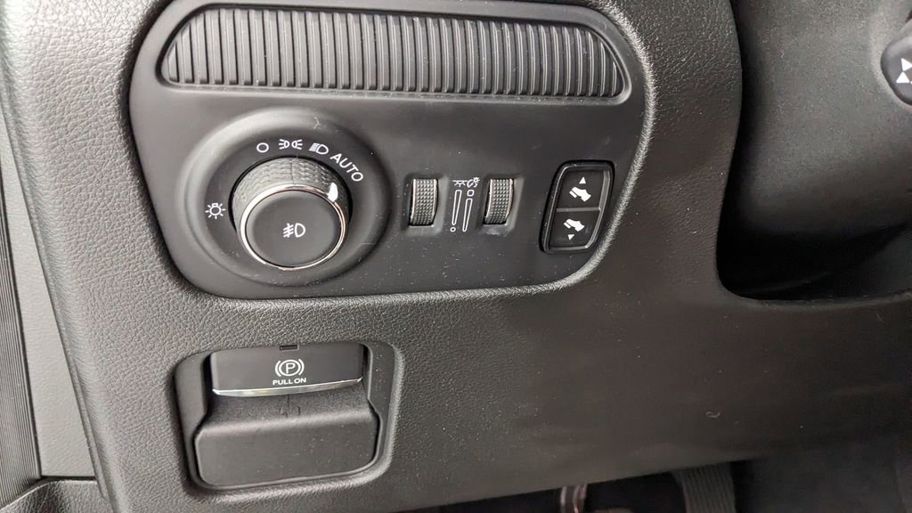 Used 2024 Jeep Wagoneer Series III image 23