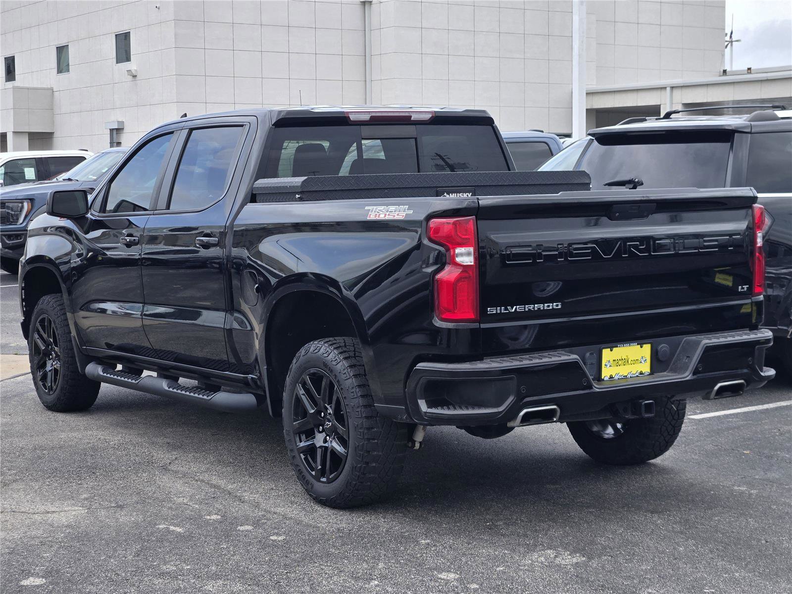 Used 2022 Chevrolet Silverado 1500 LT Trail Boss w/ Convenience Package II AWD/4WD image 8