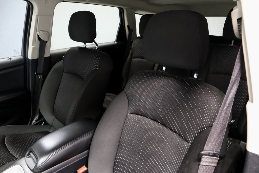 Used 2019 Dodge Journey SE image 24