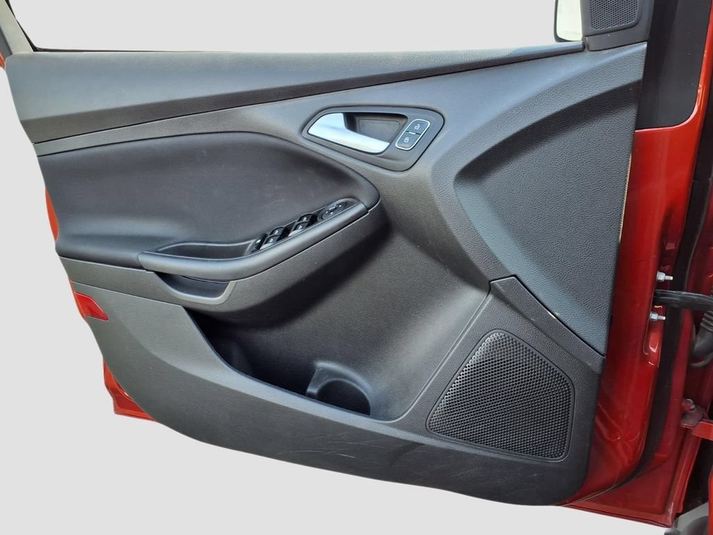 Certified 2018 Ford Focus SE w/ SE Appearance Package FWD image 24